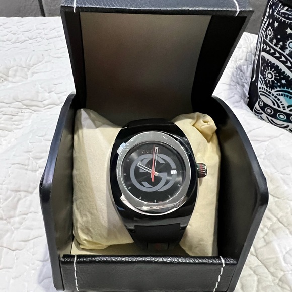 Gucci Unisex Sync Rubber Strap Sport Watch - Picture 8 of 9